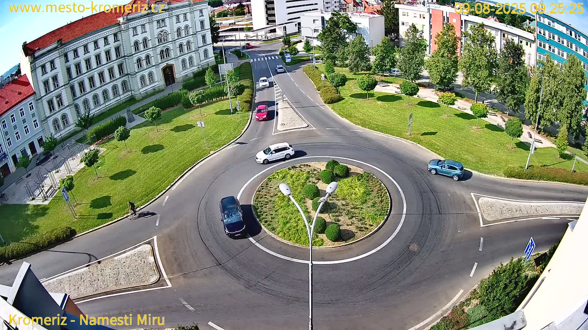 Kroměříž  , Náměstí Míru (Peace Square) Junction Live Cam - Kromeriz, Zlin, Czechia