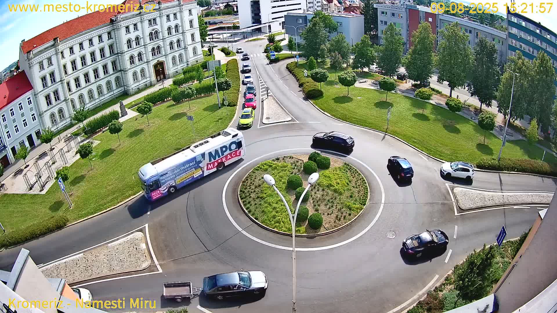 Kroměříž  , Náměstí Míru (Peace Square) Junction Live Cam - Kromeriz, Zlin, Czechia