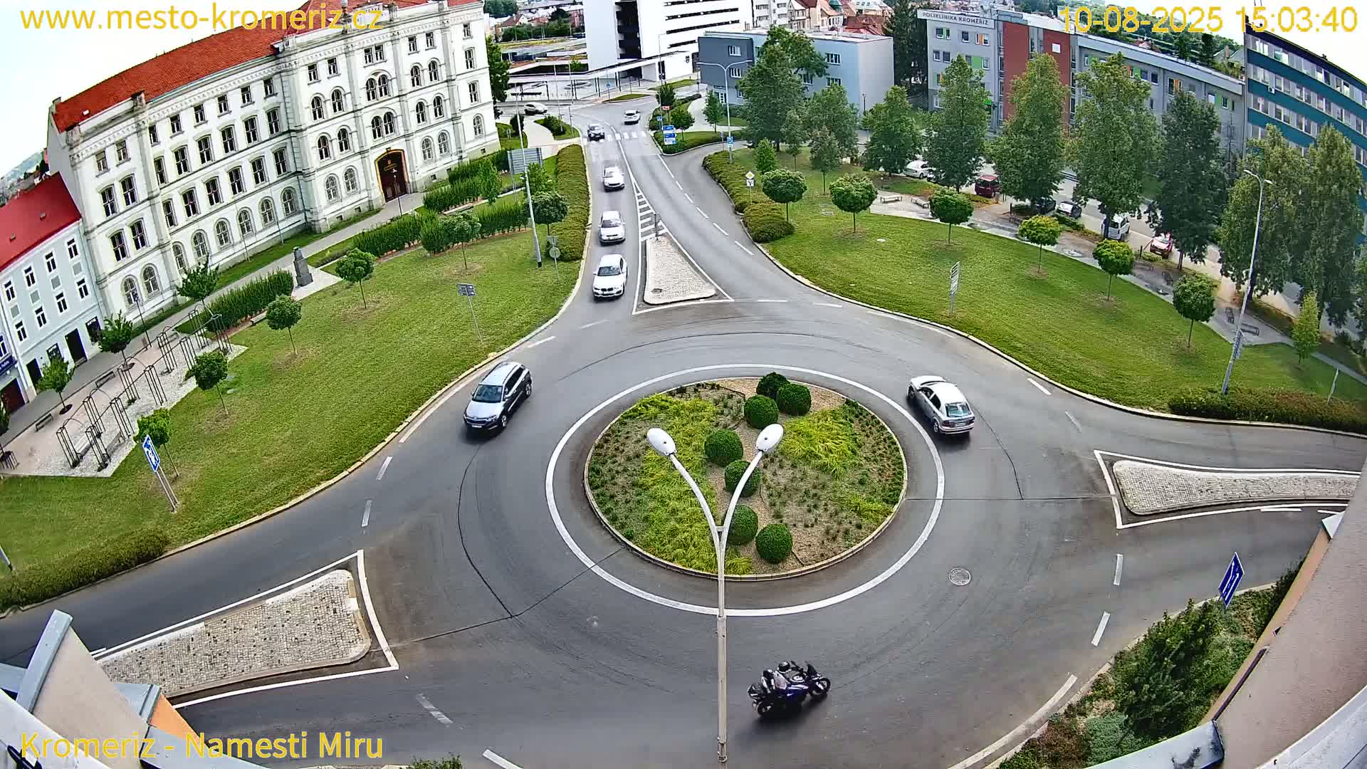 Kroměříž  , Náměstí Míru (Peace Square) Junction Live Cam - Kromeriz, Zlin, Czechia