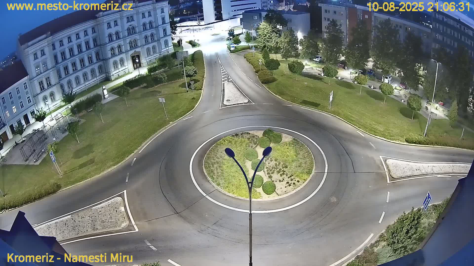 Kroměříž  , Náměstí Míru (Peace Square) Junction Live Cam - Kromeriz, Zlin, Czechia