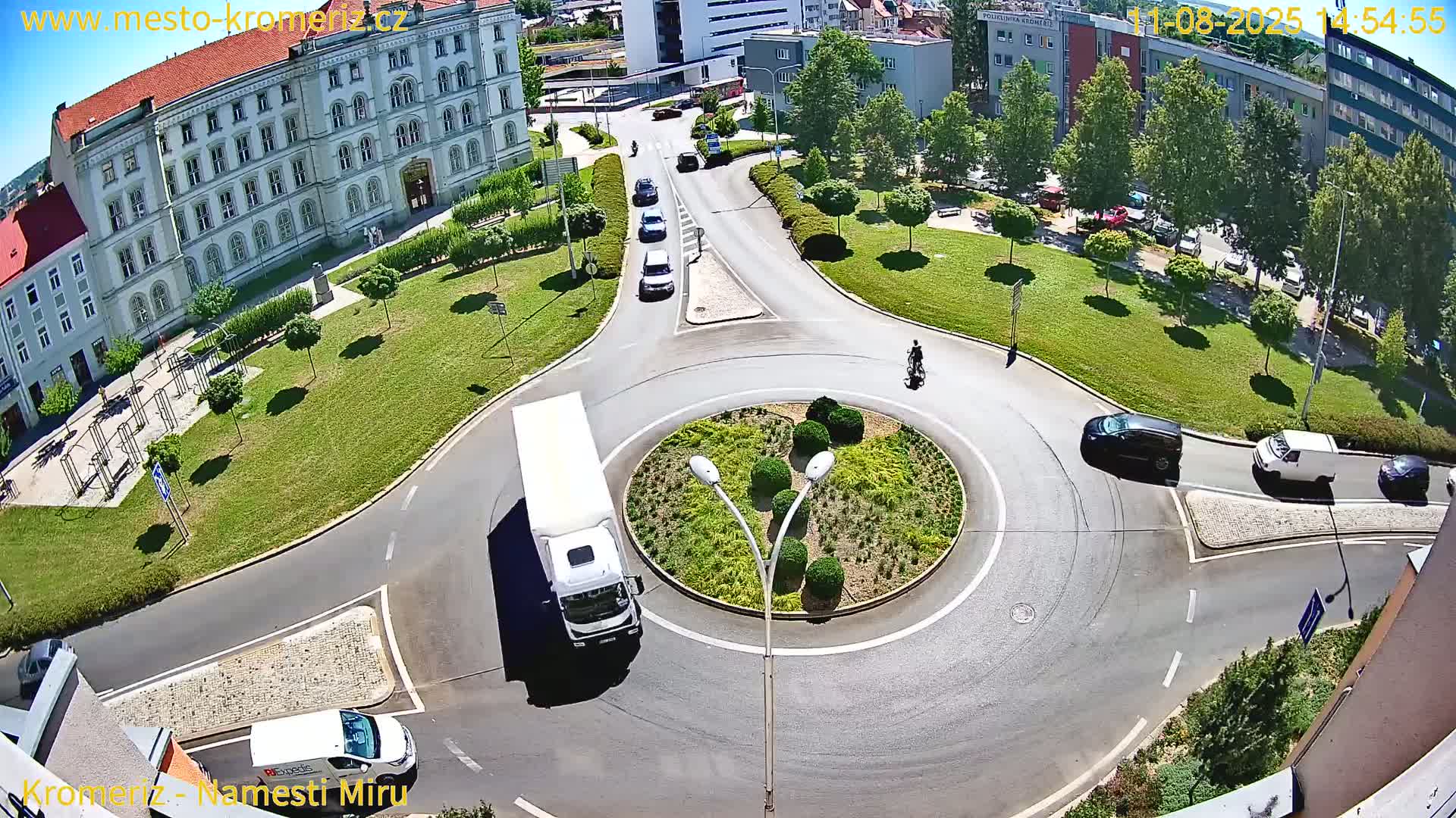 Kroměříž  , Náměstí Míru (Peace Square) Junction Live Cam - Kromeriz, Zlin, Czechia