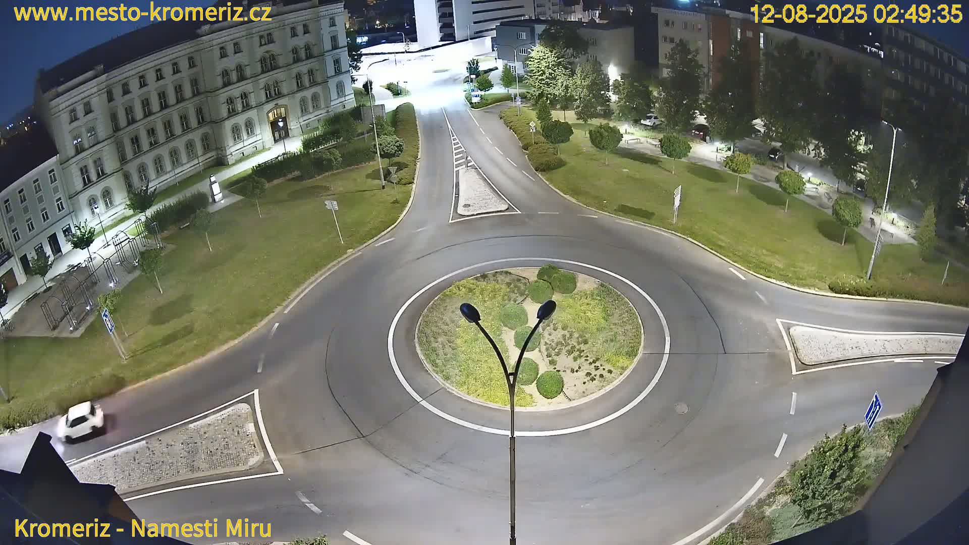 Kroměříž  , Náměstí Míru (Peace Square) Junction Live Cam - Kromeriz, Zlin, Czechia