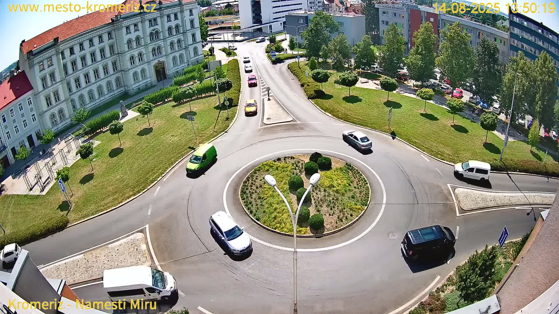 Kroměříž  , Náměstí Míru (Peace Square) Junction Live Cam - Kromeriz, Zlin, Czechia