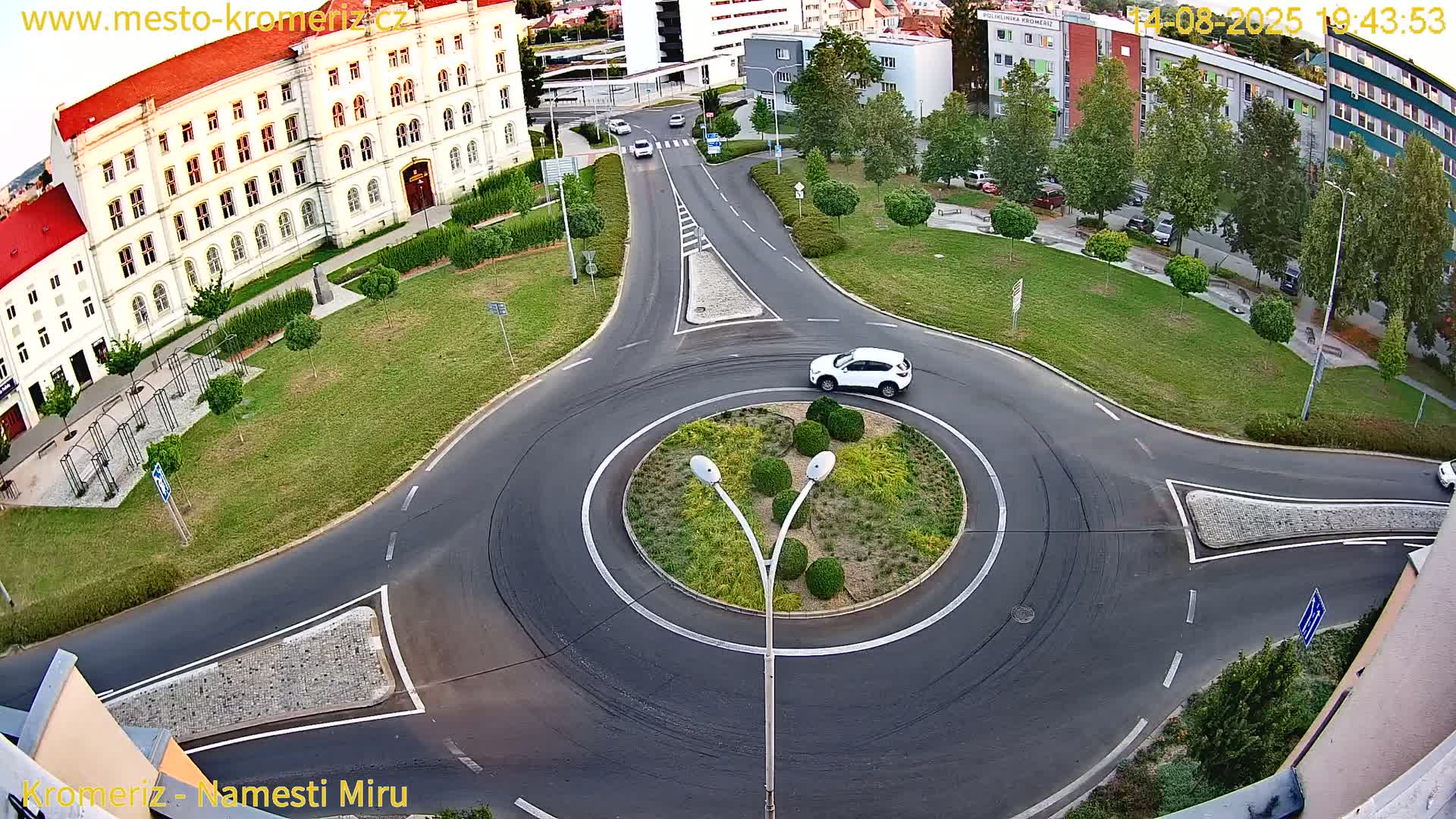 Kroměříž  , Náměstí Míru (Peace Square) Junction Live Cam - Kromeriz, Zlin, Czechia