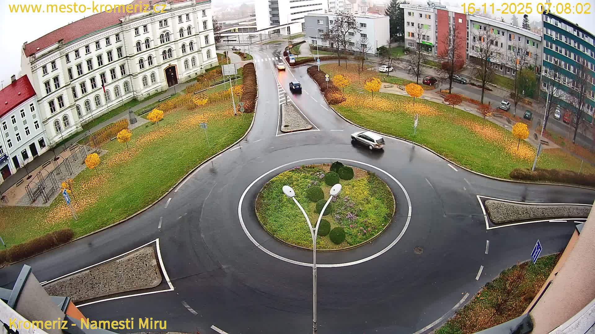 Kroměříž  , Náměstí Míru (Peace Square) Junction Live Cam - Kromeriz, Zlin, Czechia