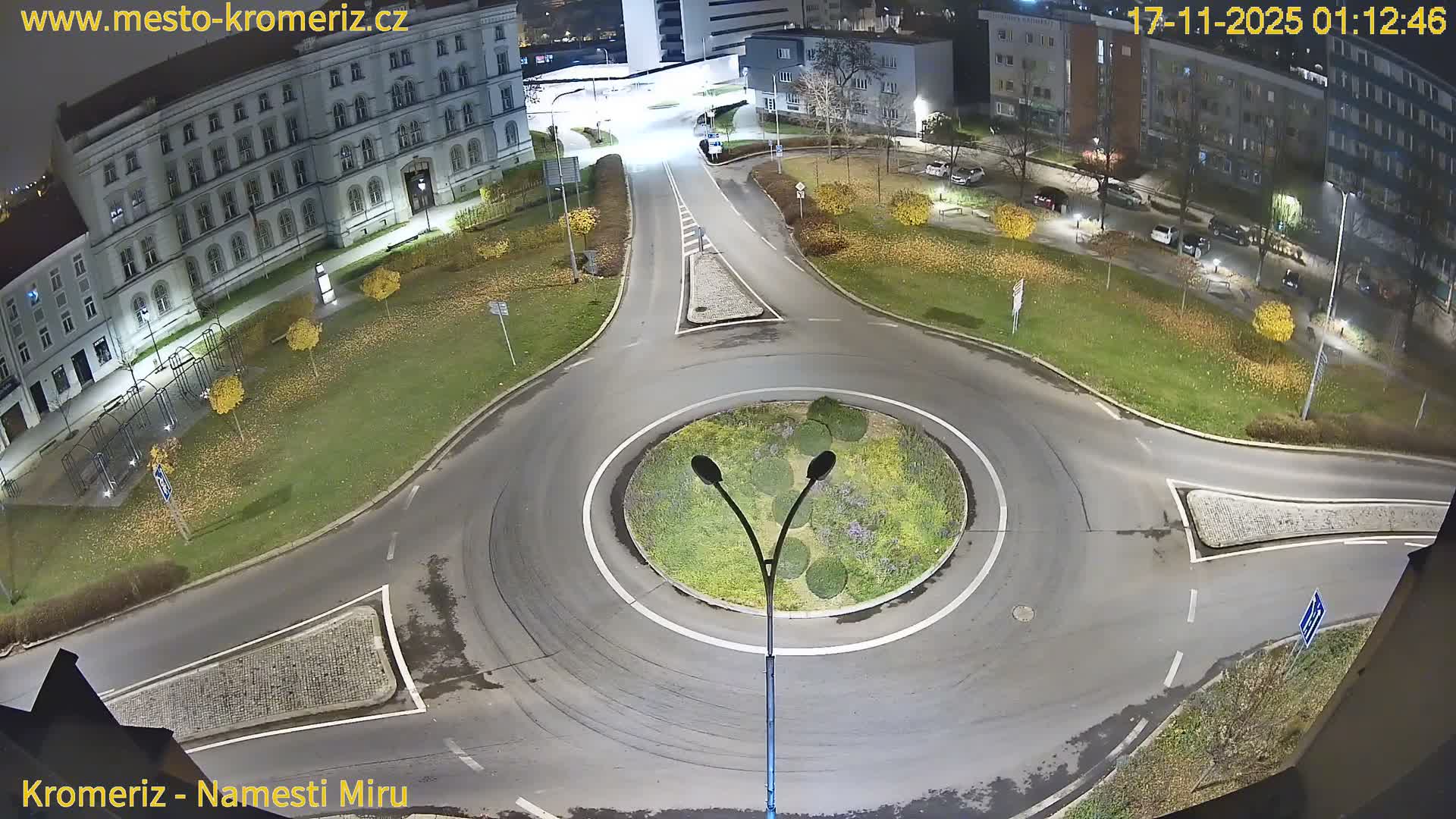 Kroměříž  , Náměstí Míru (Peace Square) Junction Live Cam - Kromeriz, Zlin, Czechia
