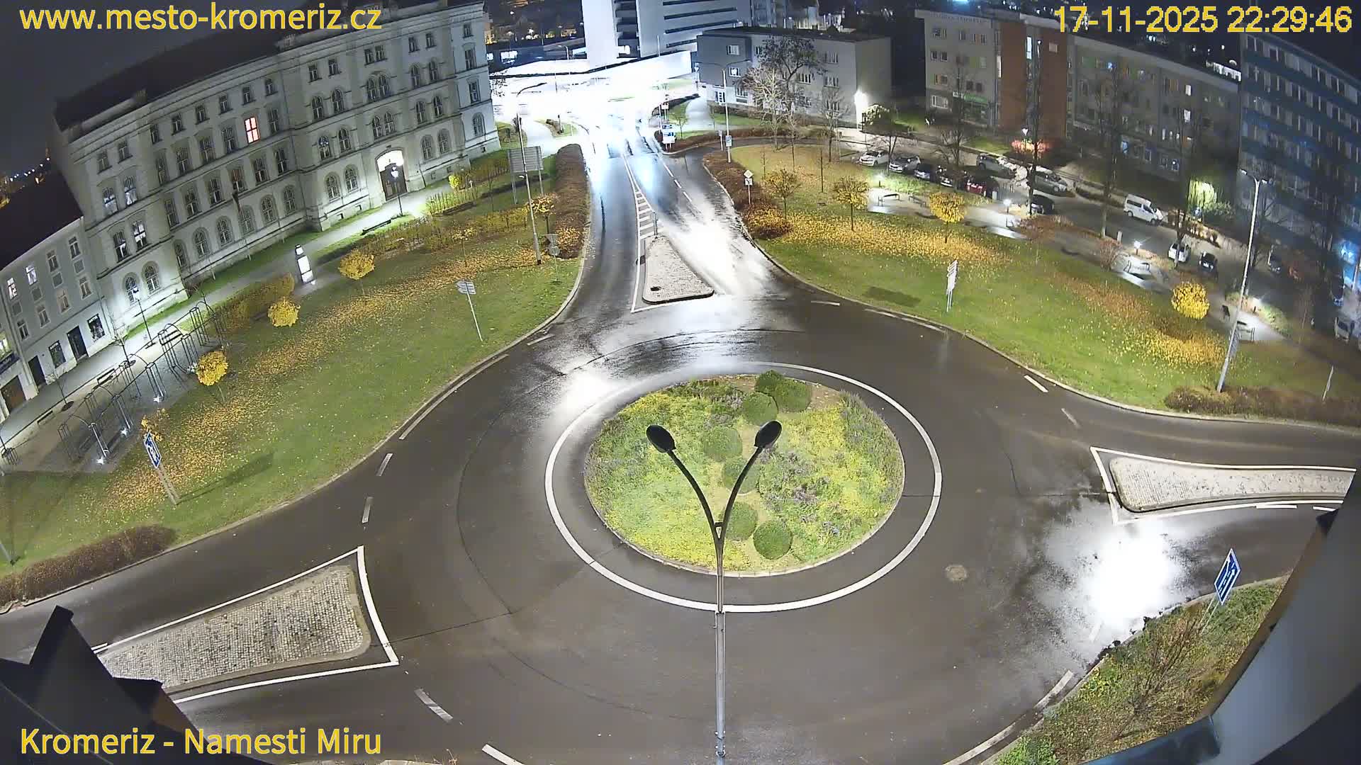 Kroměříž  , Náměstí Míru (Peace Square) Junction Live Cam - Kromeriz, Zlin, Czechia