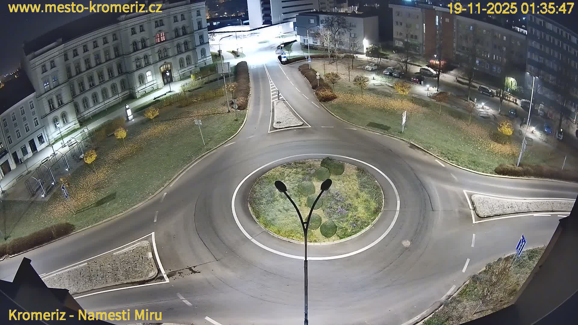 Kroměříž  , Náměstí Míru (Peace Square) Junction Live Cam - Kromeriz, Zlin, Czechia