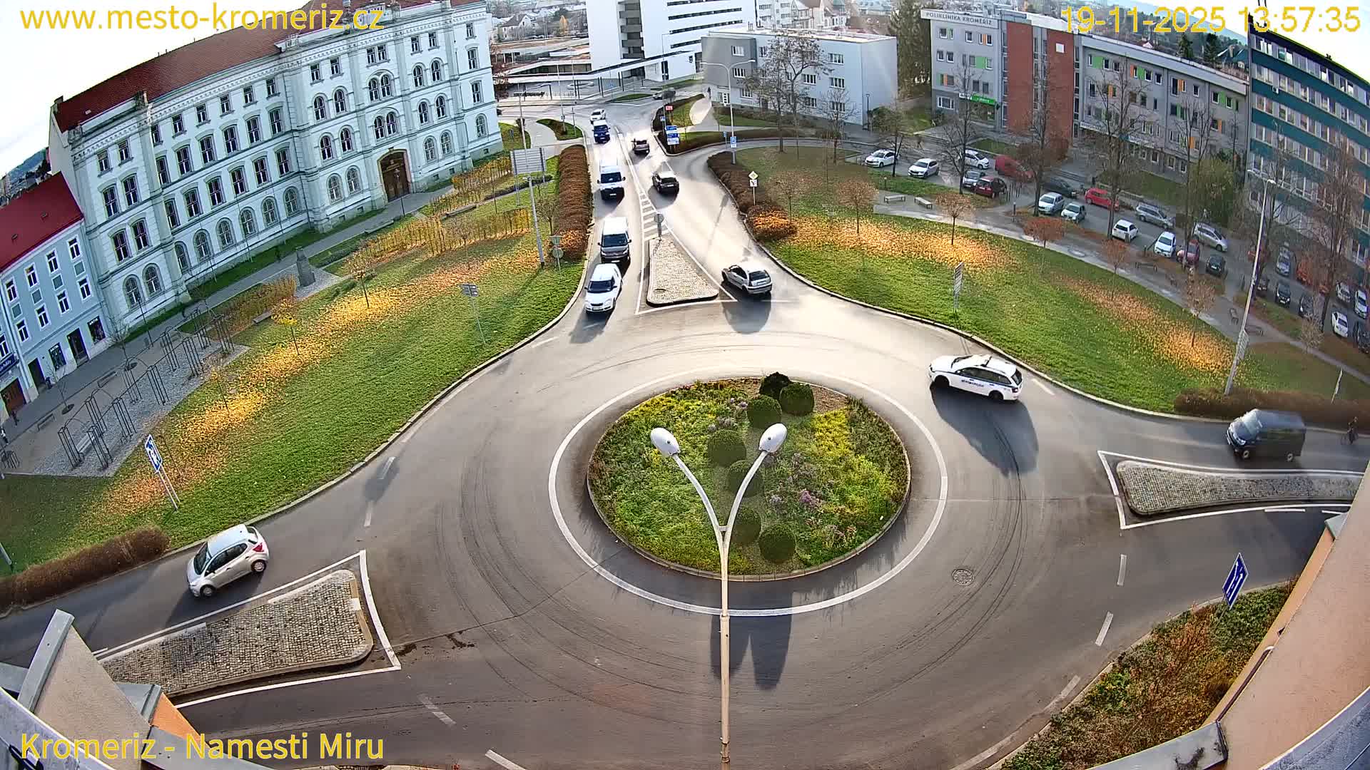 Kroměříž  , Náměstí Míru (Peace Square) Junction Live Cam - Kromeriz, Zlin, Czechia