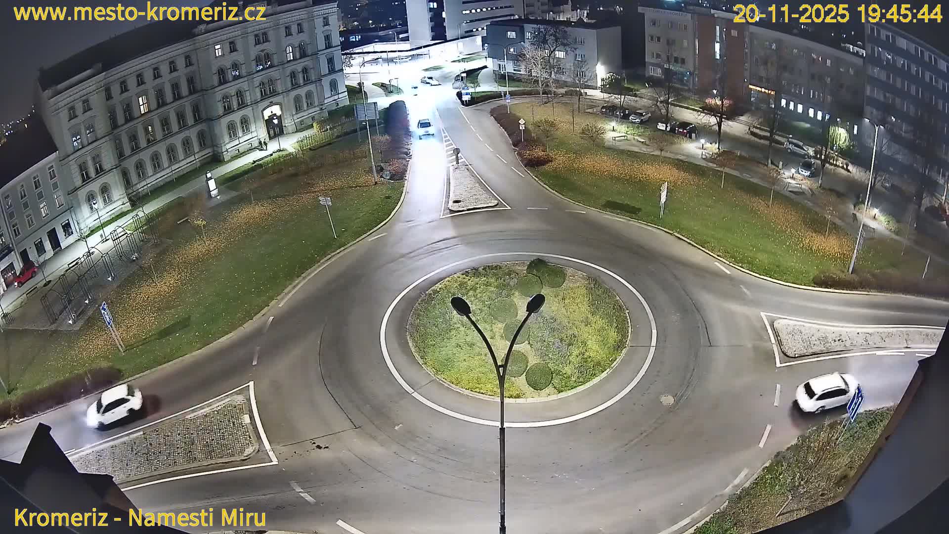 Kroměříž  , Náměstí Míru (Peace Square) Junction Live Cam - Kromeriz, Zlin, Czechia