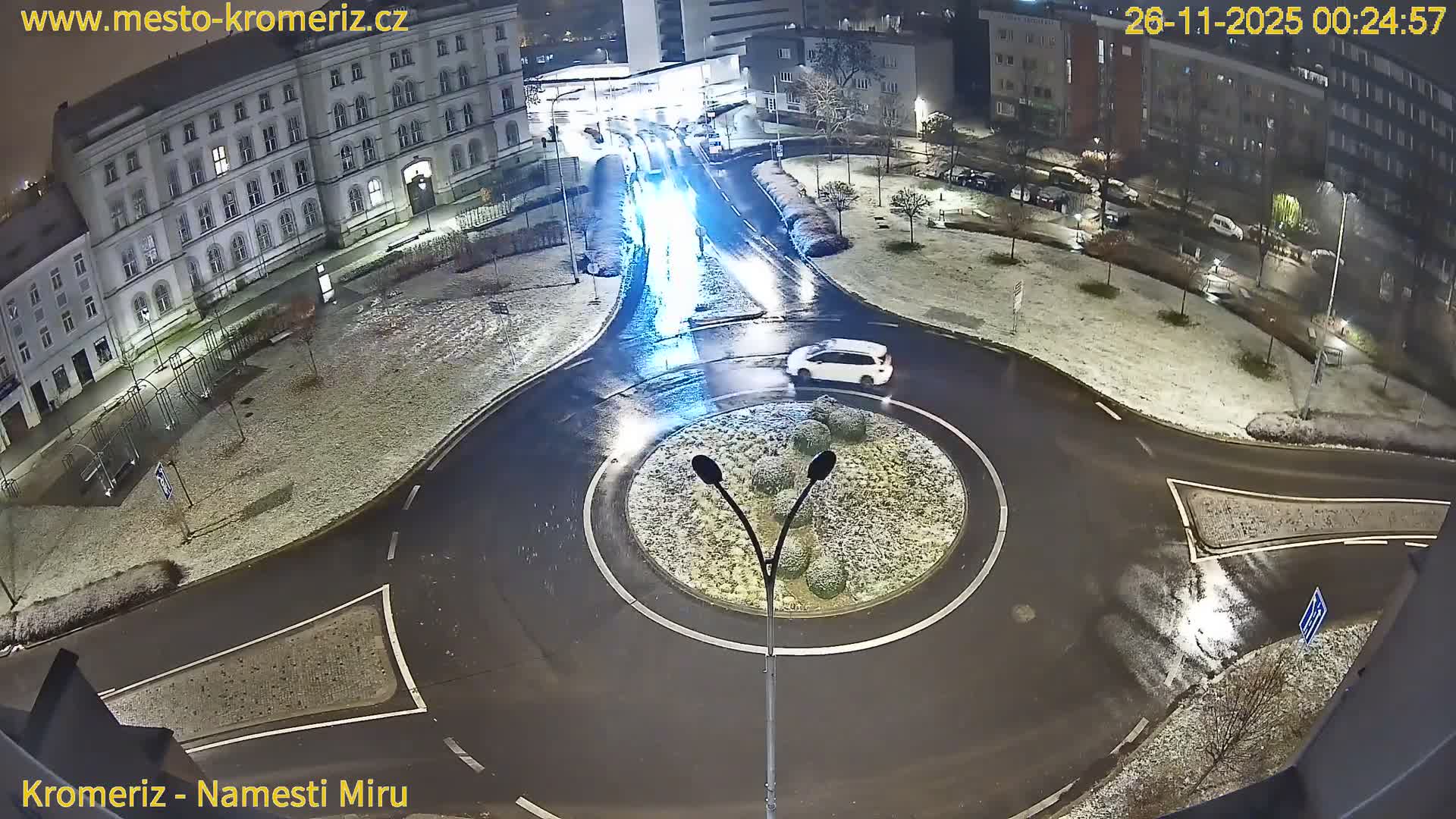 Kroměříž  , Náměstí Míru (Peace Square) Junction Live Cam - Kromeriz, Zlin, Czechia