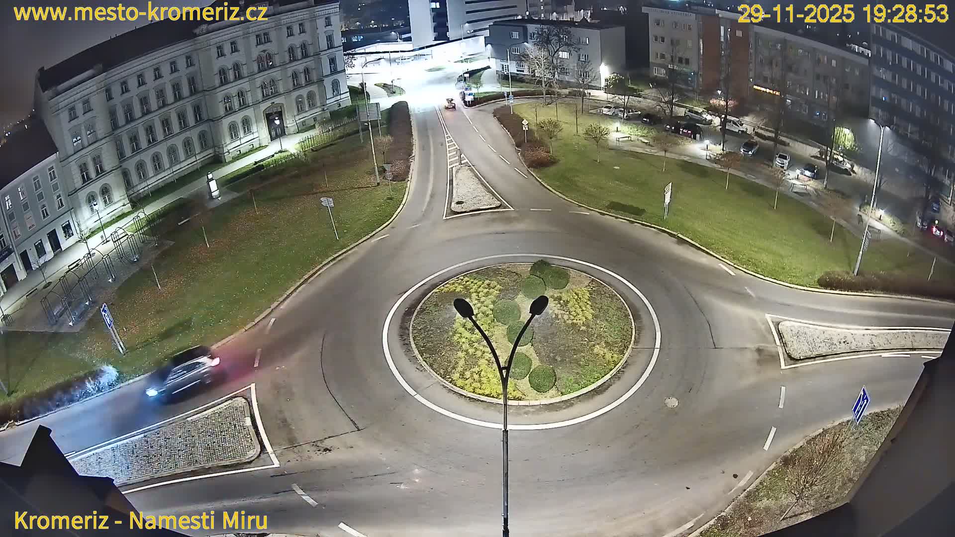 Kroměříž  , Náměstí Míru (Peace Square) Junction Live Cam - Kromeriz, Zlin, Czechia