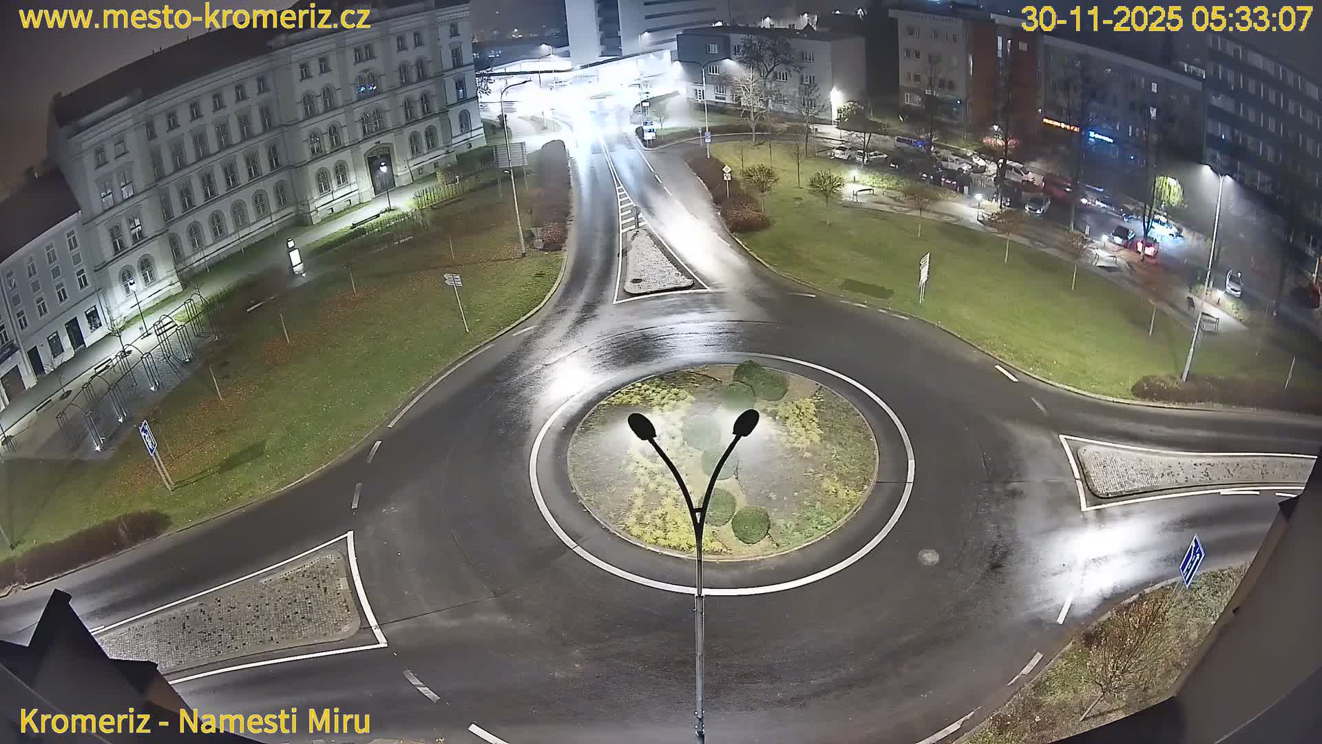 Kroměříž  , Náměstí Míru (Peace Square) Junction Live Cam - Kromeriz, Zlin, Czechia