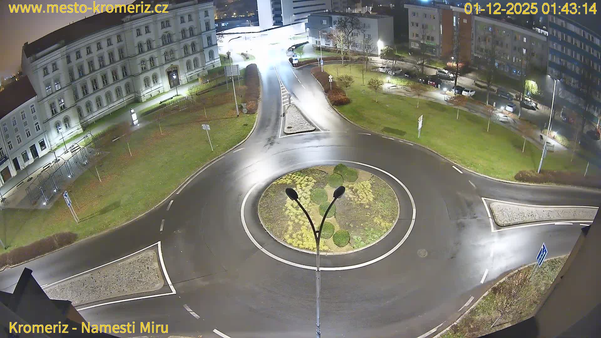 Kroměříž  , Náměstí Míru (Peace Square) Junction Live Cam - Kromeriz, Zlin, Czechia