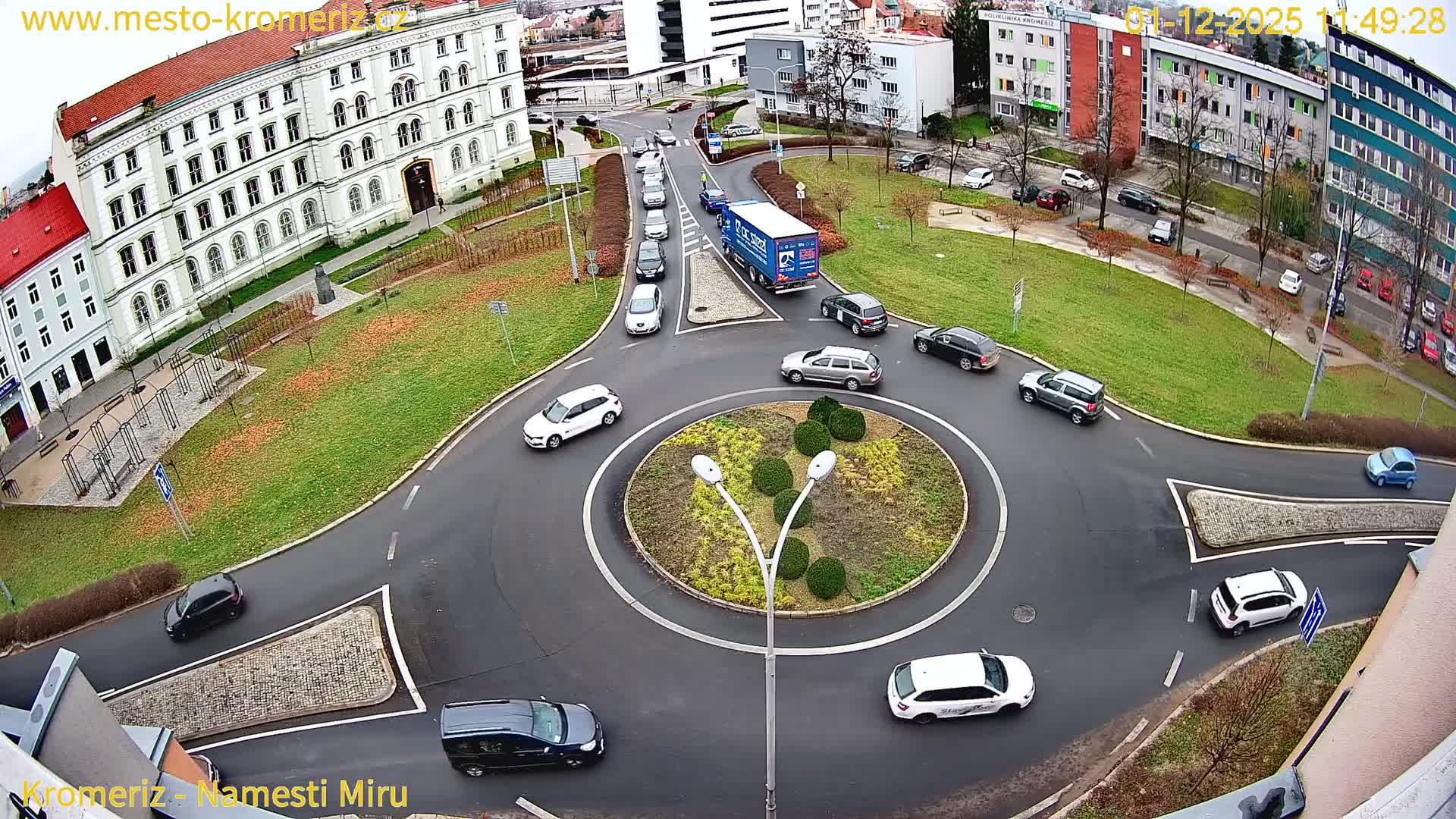 Kroměříž  , Náměstí Míru (Peace Square) Junction Live Cam - Kromeriz, Zlin, Czechia