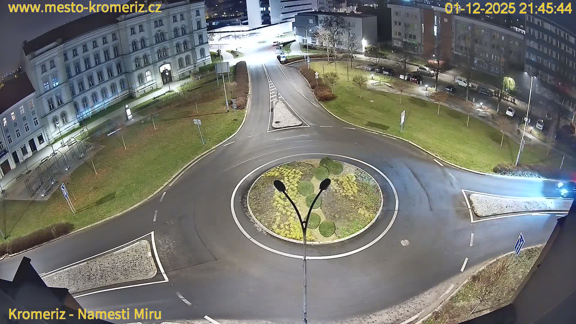 Kroměříž  , Náměstí Míru (Peace Square) Junction Live Cam - Kromeriz, Zlin, Czechia
