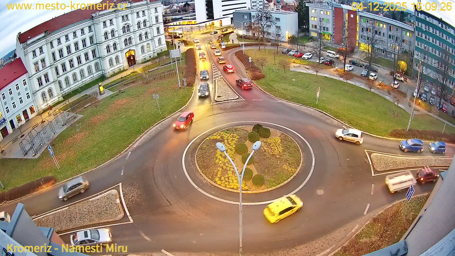 Kroměříž  , Náměstí Míru (Peace Square) Junction Live Cam - Kromeriz, Zlin, Czechia