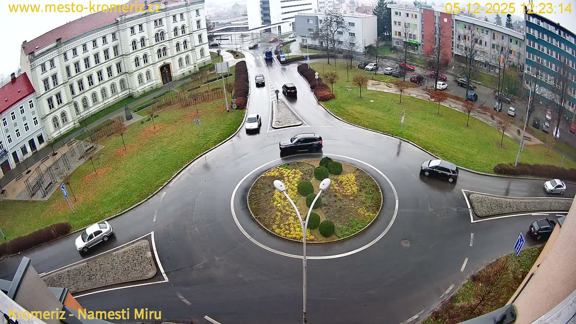 Kroměříž  , Náměstí Míru (Peace Square) Junction Live Cam - Kromeriz, Zlin, Czechia