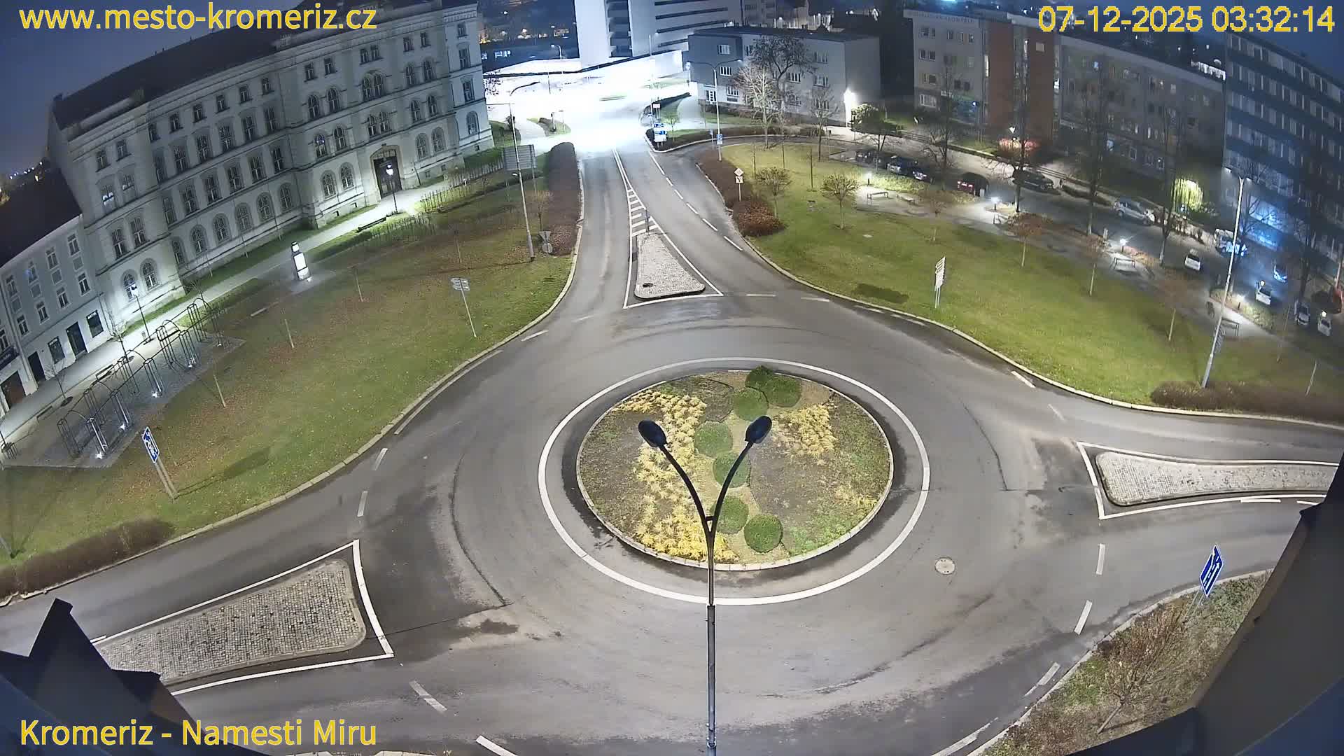 Kroměříž  , Náměstí Míru (Peace Square) Junction Live Cam - Kromeriz, Zlin, Czechia