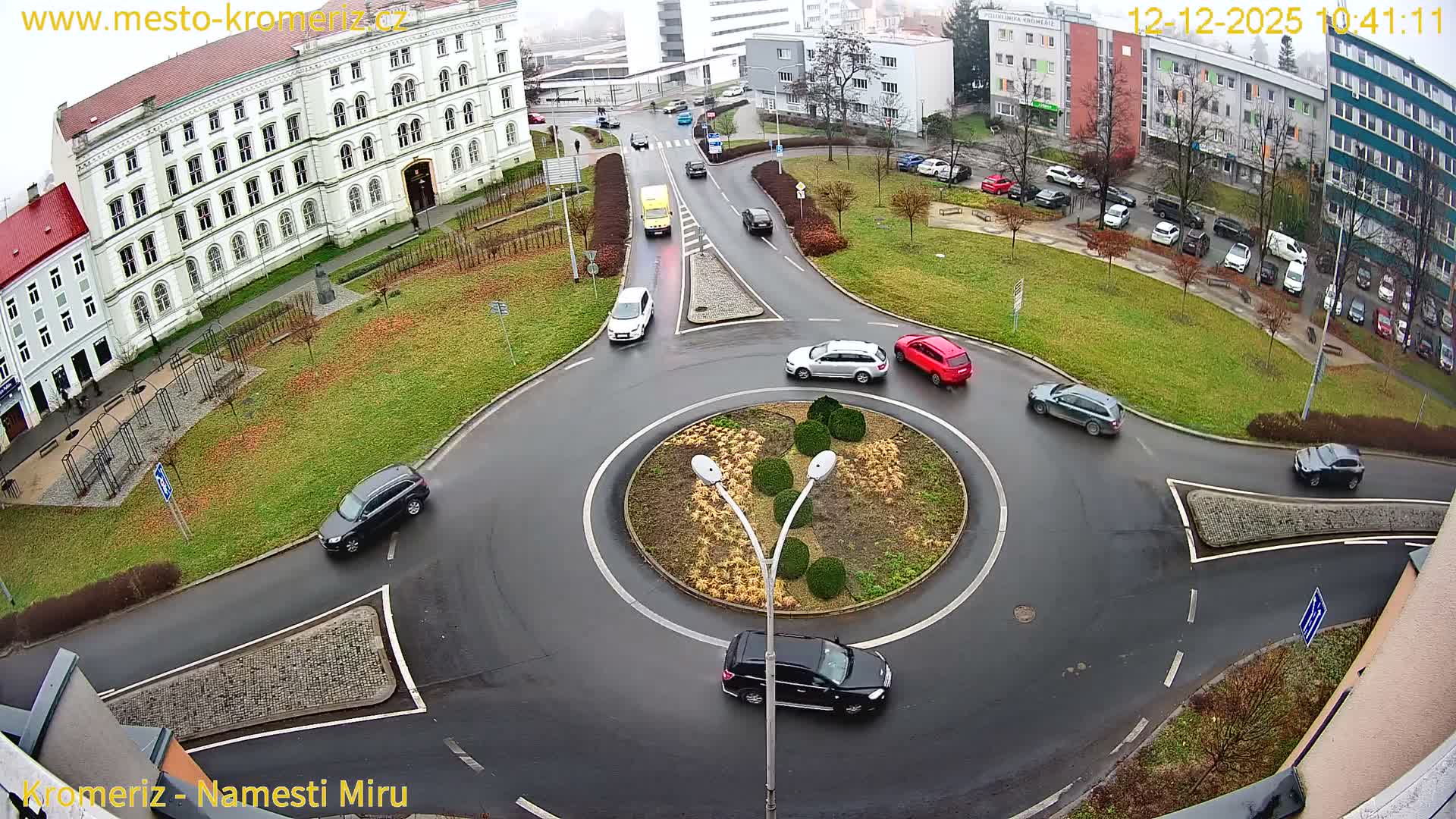 Kroměříž  , Náměstí Míru (Peace Square) Junction Live Cam - Kromeriz, Zlin, Czechia