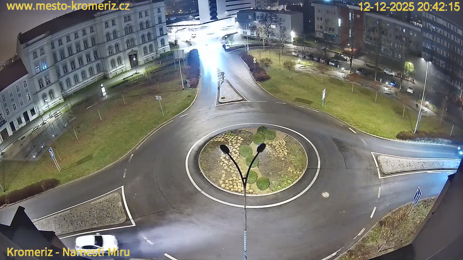Kroměříž  , Náměstí Míru (Peace Square) Junction Live Cam - Kromeriz, Zlin, Czechia