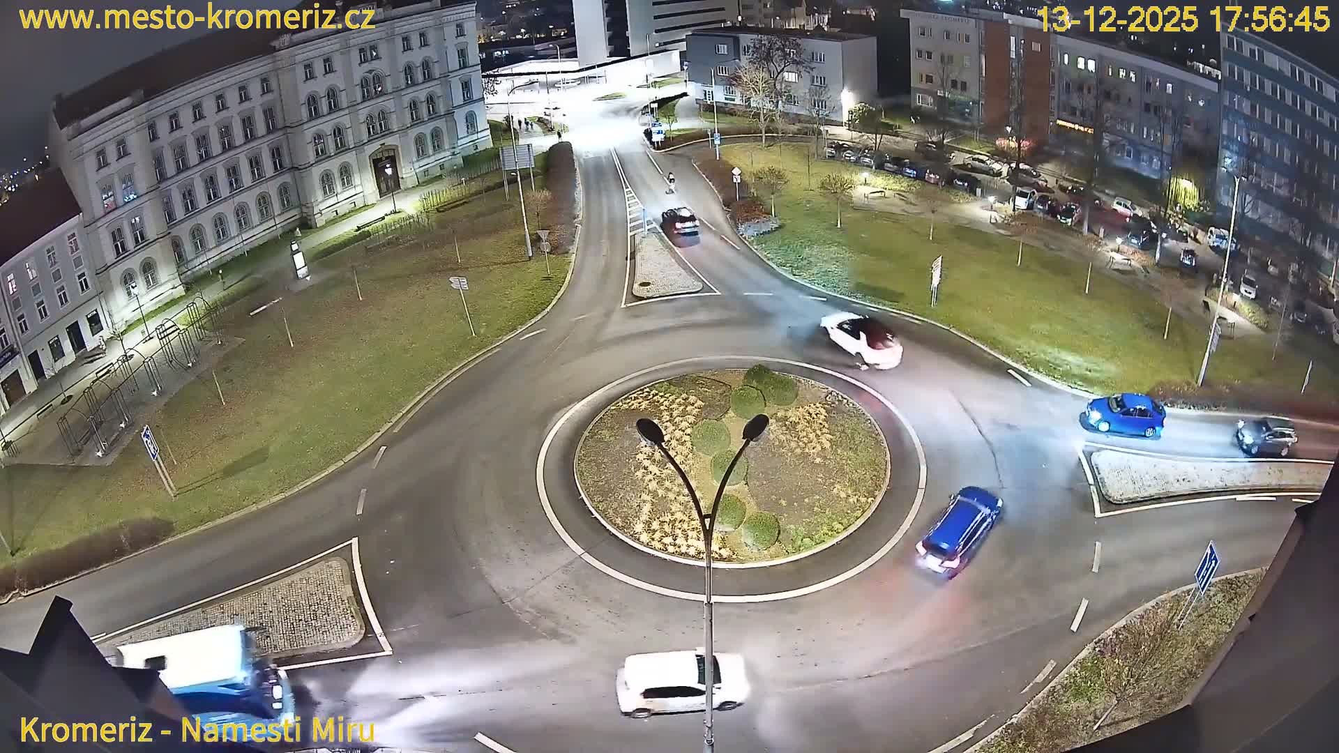 Kroměříž  , Náměstí Míru (Peace Square) Junction Live Cam - Kromeriz, Zlin, Czechia