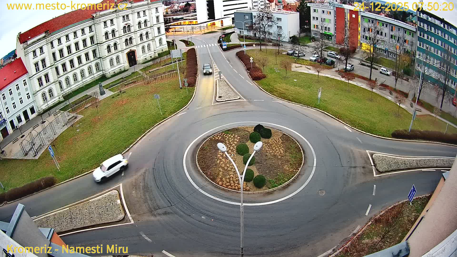 Kroměříž  , Náměstí Míru (Peace Square) Junction Live Cam - Kromeriz, Zlin, Czechia