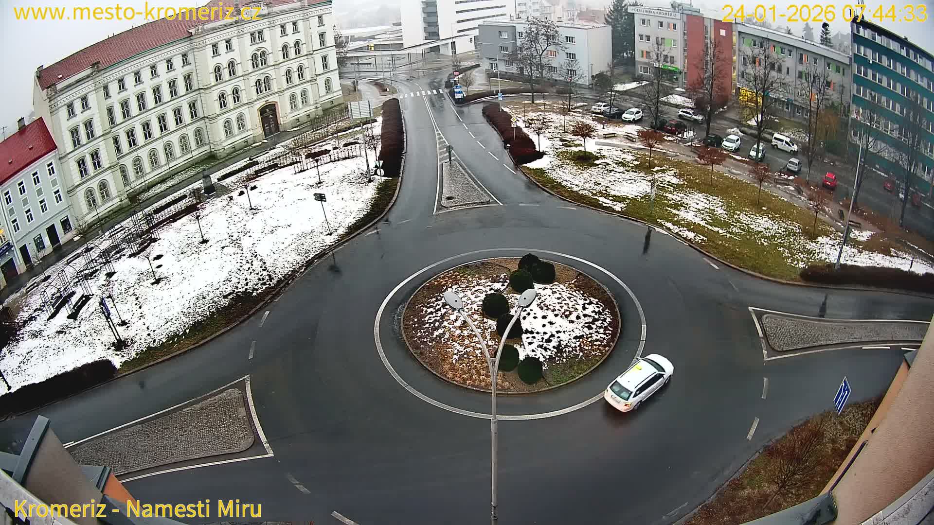 Kroměříž  , Náměstí Míru (Peace Square) Junction Live Cam - Kromeriz, Zlin, Czechia