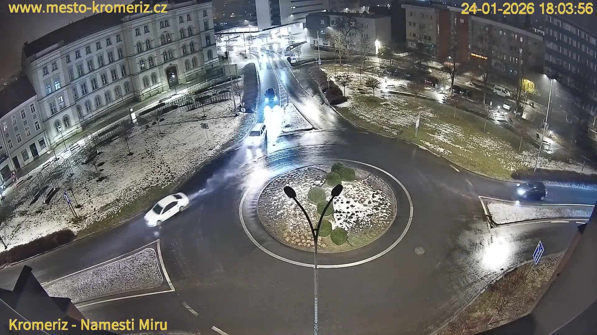 Kroměříž  , Náměstí Míru (Peace Square) Junction Live Cam - Kromeriz, Zlin, Czechia