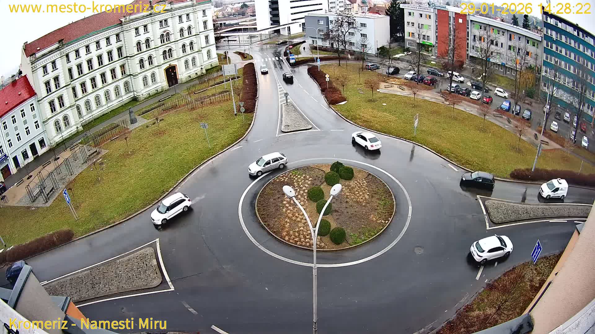 Kroměříž  , Náměstí Míru (Peace Square) Junction Live Cam - Kromeriz, Zlin, Czechia