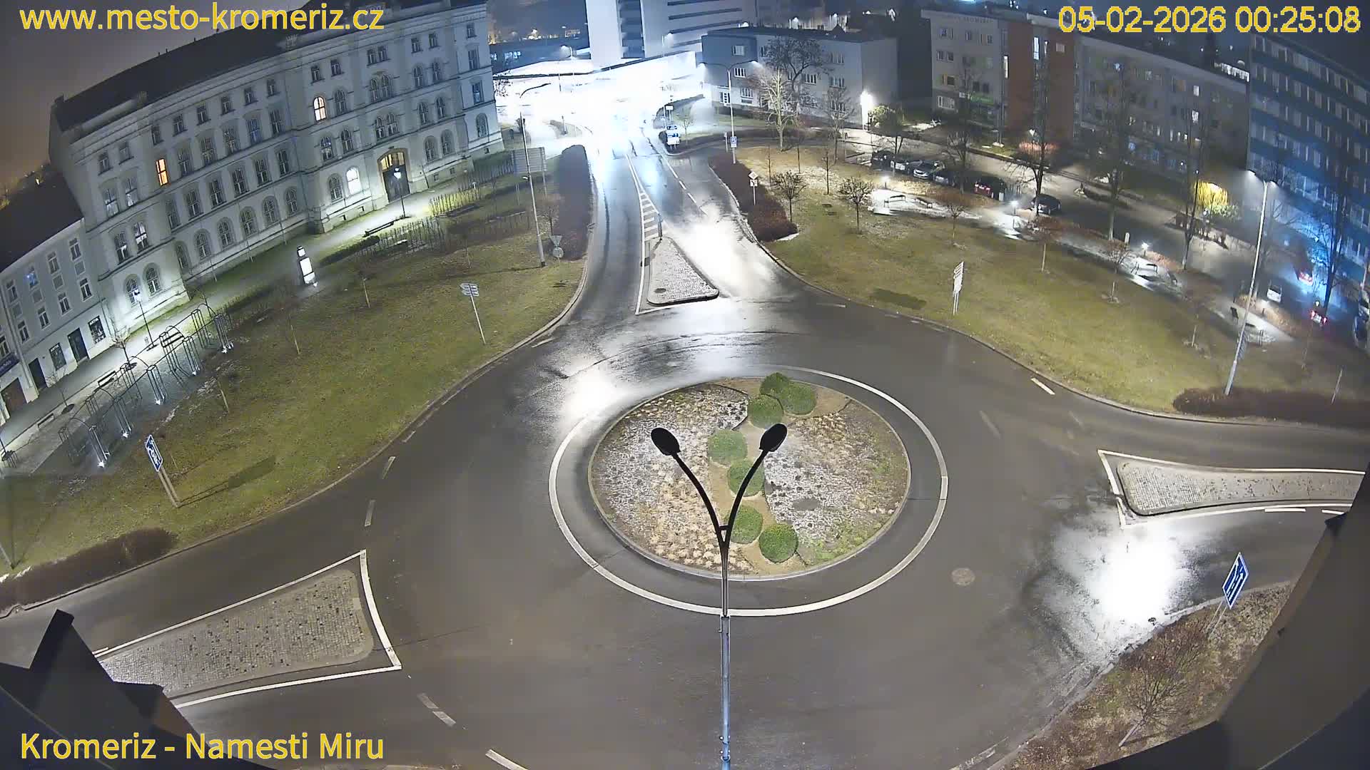 Kroměříž  , Náměstí Míru (Peace Square) Junction Live Cam - Kromeriz, Zlin, Czechia