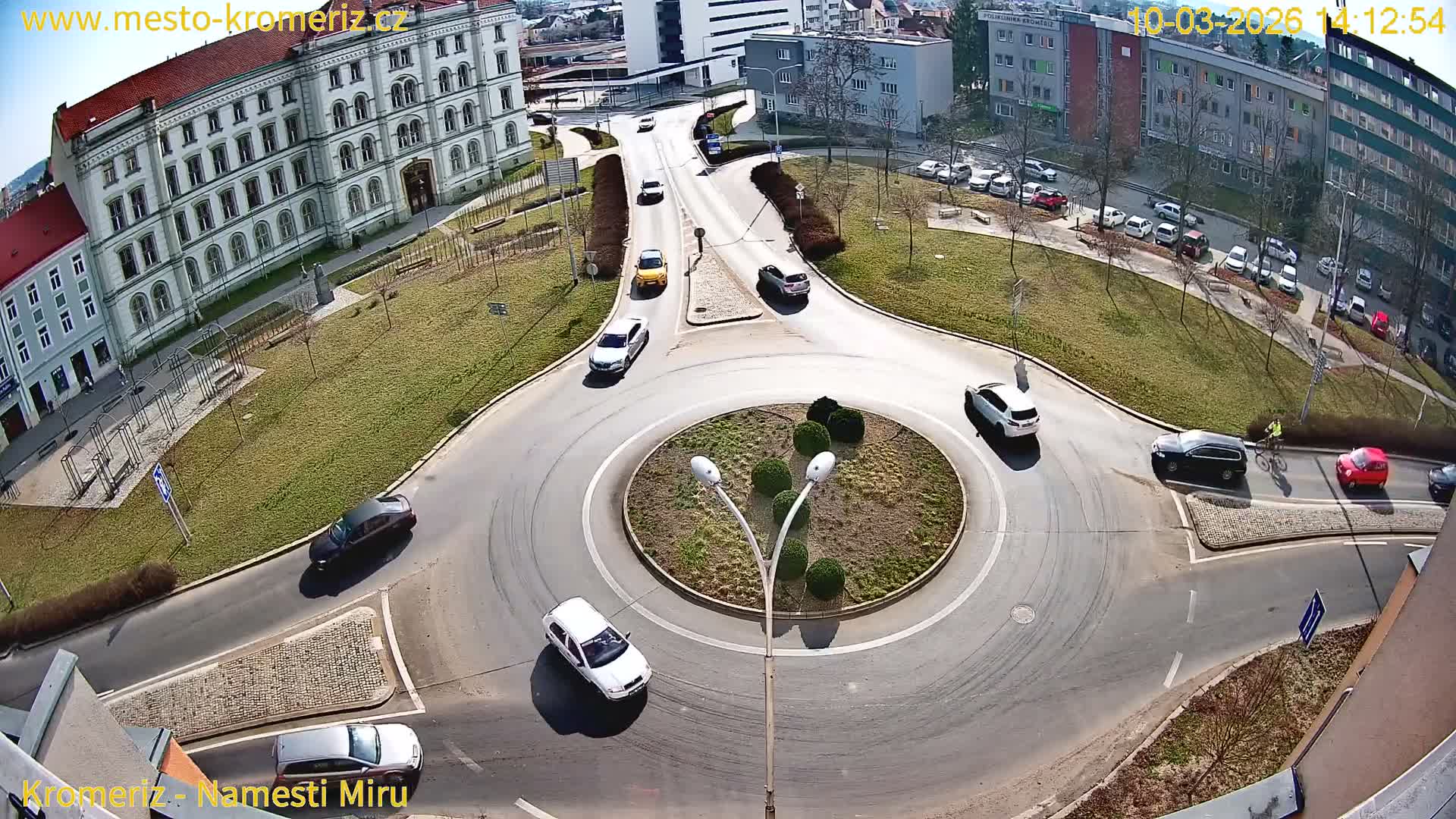 Kroměříž  , Náměstí Míru (Peace Square) Junction Live Cam - Kromeriz, Zlin, Czechia
