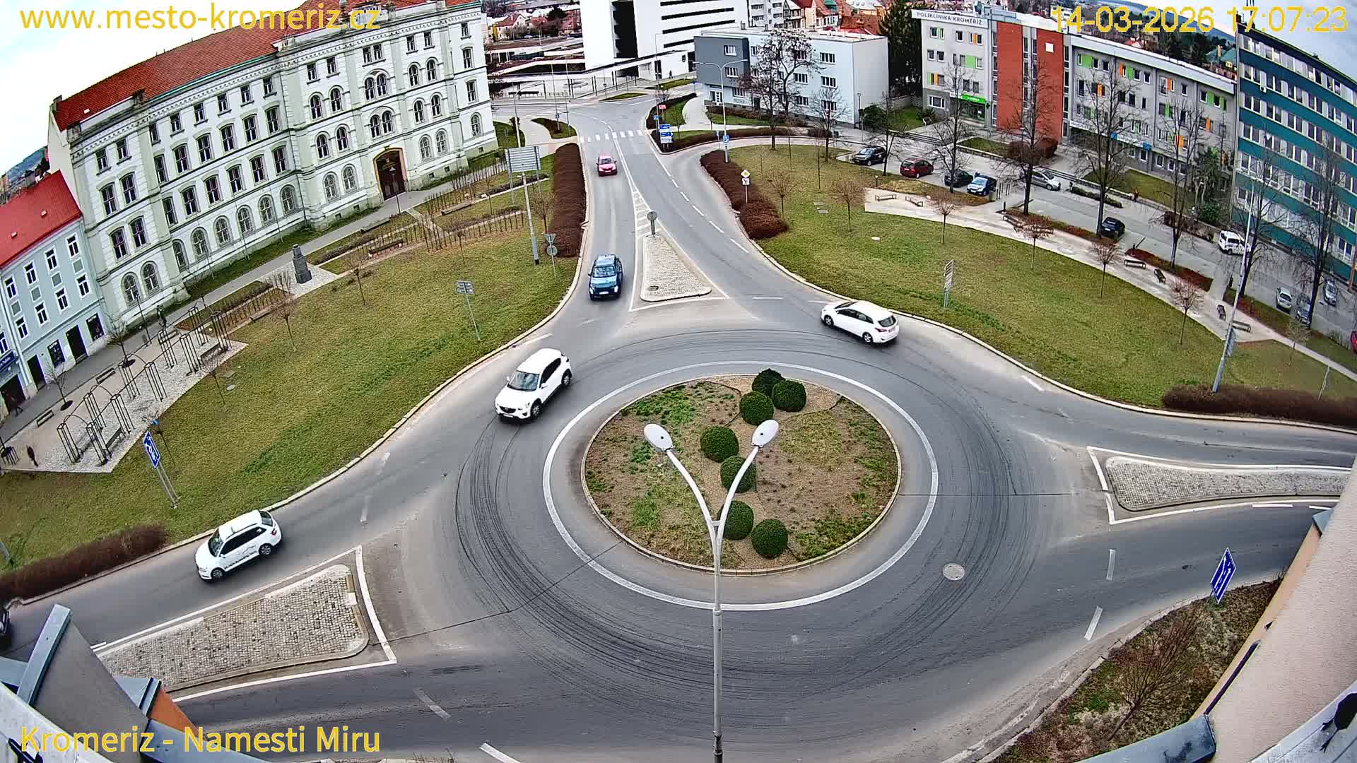 Kroměříž  , Náměstí Míru (Peace Square) Junction Live Cam - Kromeriz, Zlin, Czechia