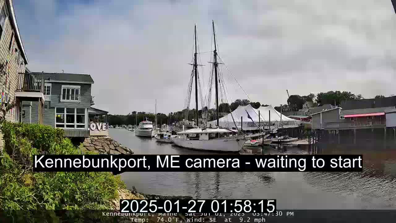 Kennebunkport Live Cam - Dock Square Emporium, Maine, USA