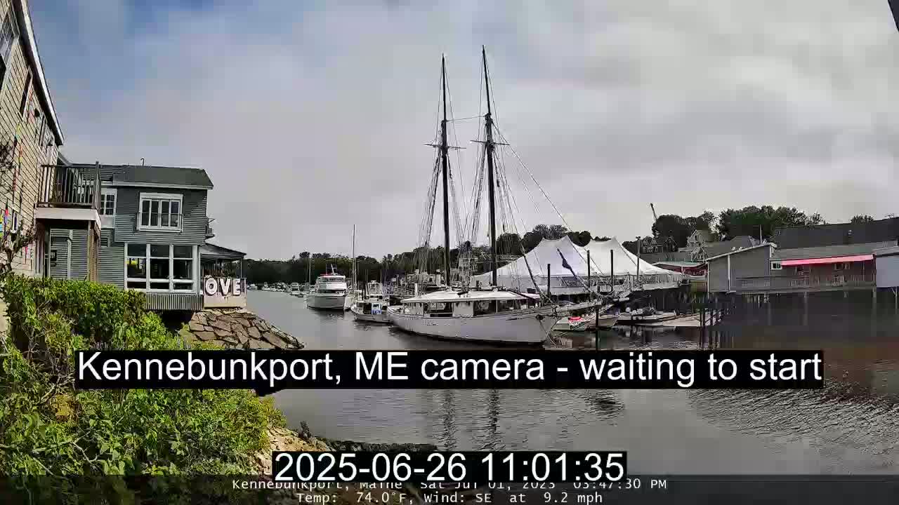 Kennebunkport Live Cam - Dock Square Emporium, Maine, USA
