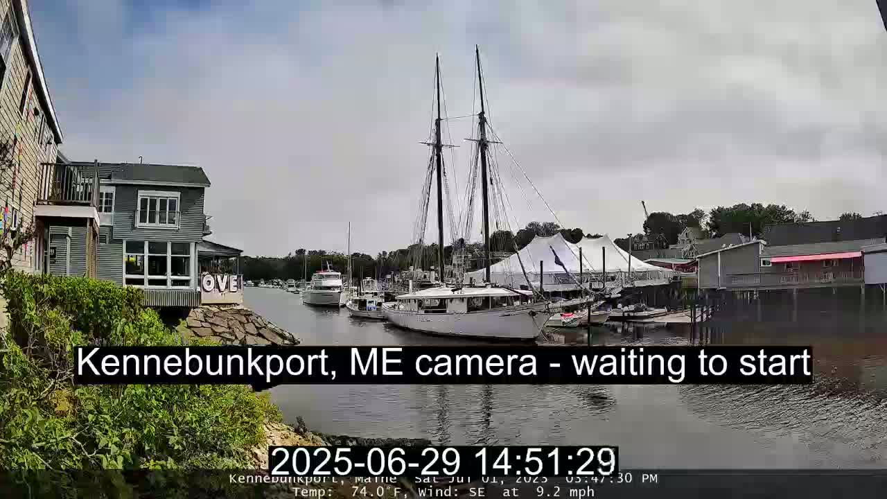 Kennebunkport Live Cam - Dock Square Emporium, Maine, USA