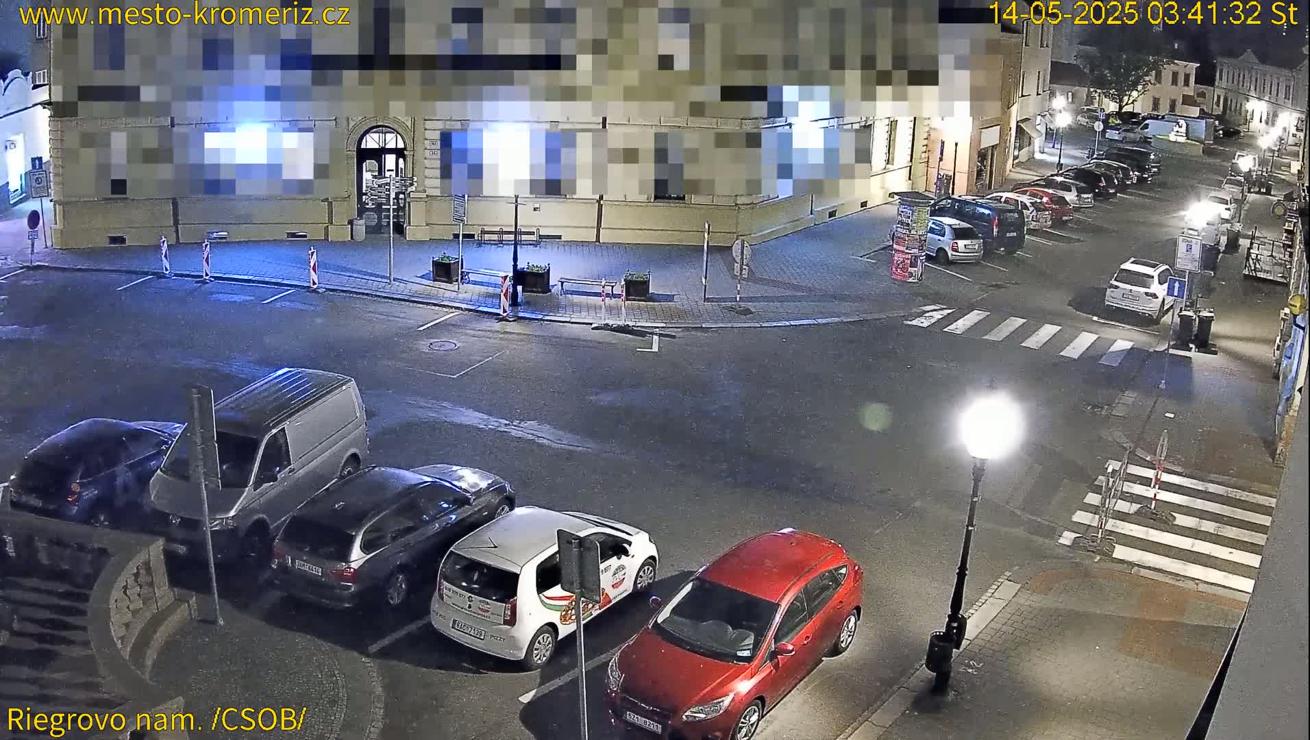 Kroměříž , Riegrovo Street CSOB Junction Live Cam - Kromeriz, Zlin, Czechia