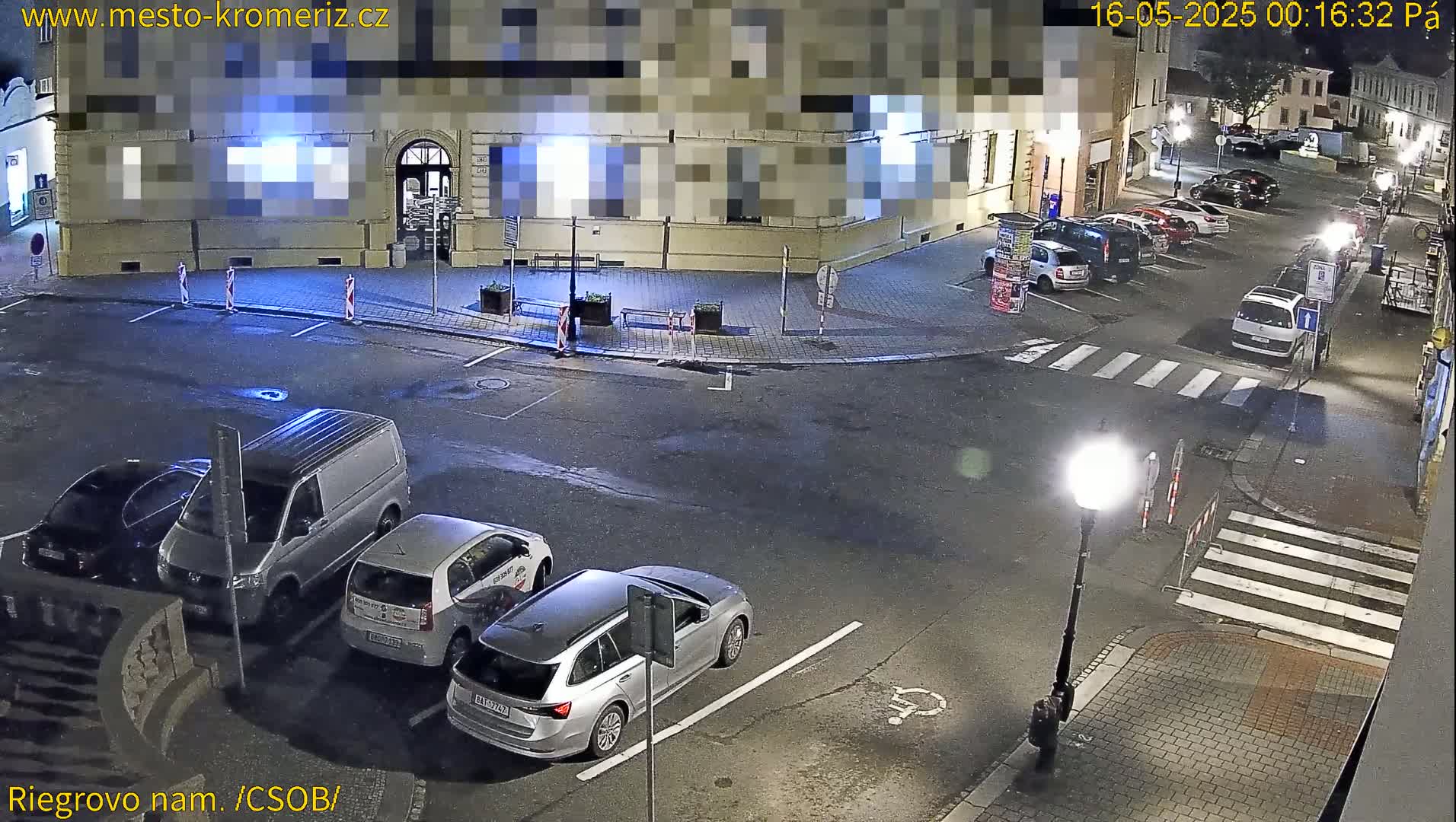 Kroměříž , Riegrovo Street CSOB Junction Live Cam - Kromeriz, Zlin, Czechia