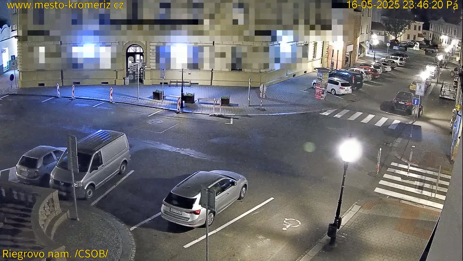 Kroměříž , Riegrovo Street CSOB Junction Live Cam - Kromeriz, Zlin, Czechia