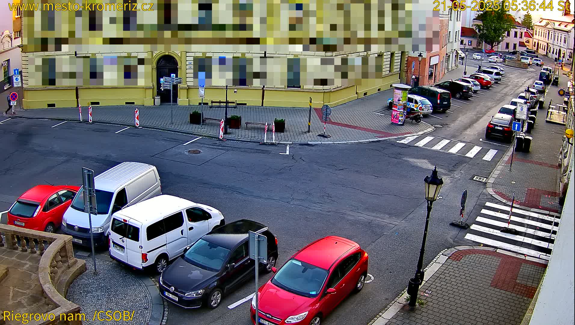 Kroměříž , Riegrovo Street CSOB Junction Live Cam - Kromeriz, Zlin, Czechia