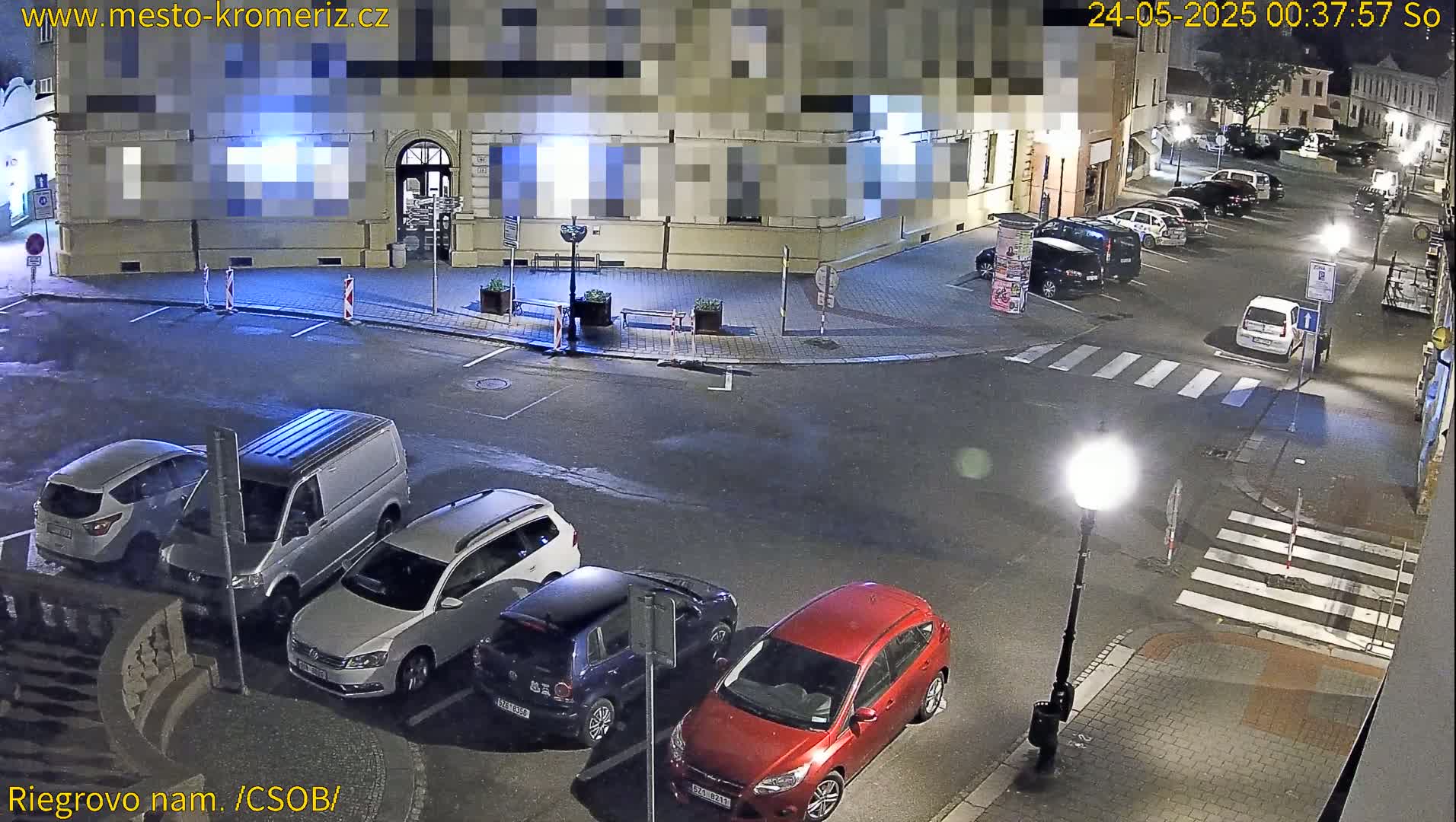 Kroměříž , Riegrovo Street CSOB Junction Live Cam - Kromeriz, Zlin, Czechia