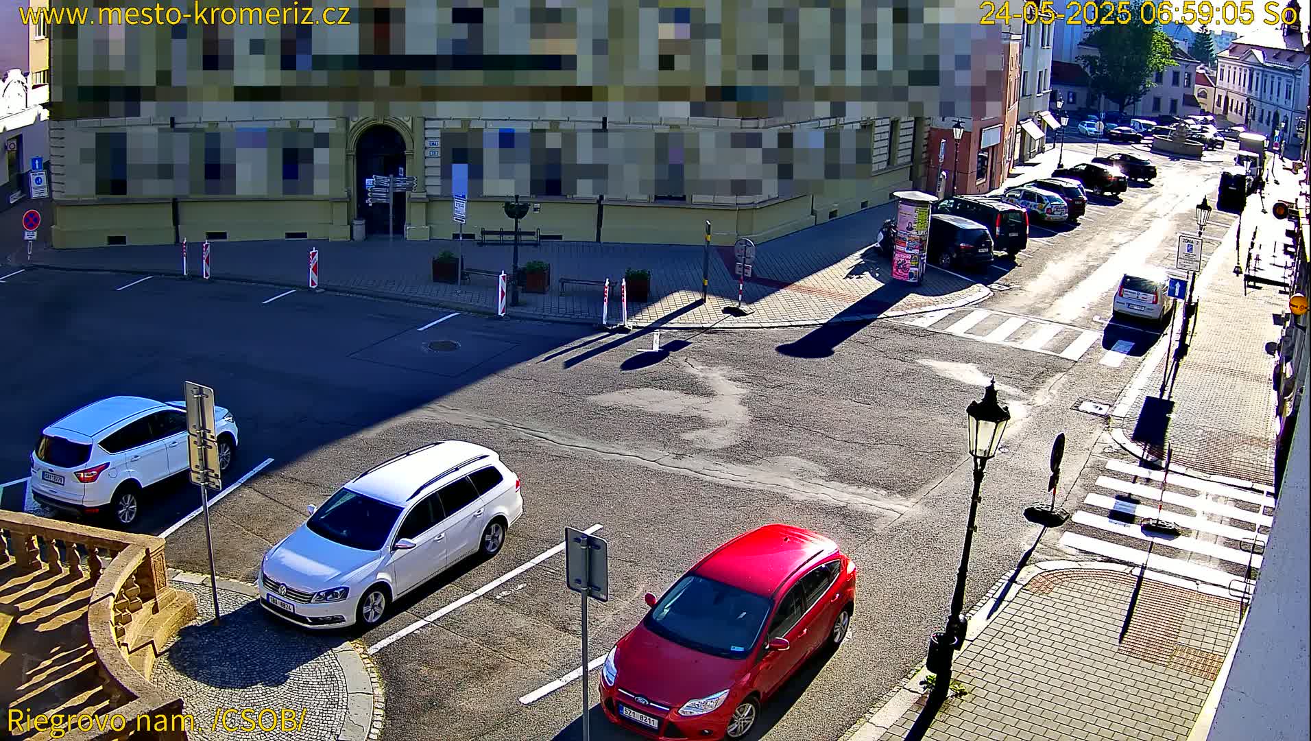 Kroměříž , Riegrovo Street CSOB Junction Live Cam - Kromeriz, Zlin, Czechia
