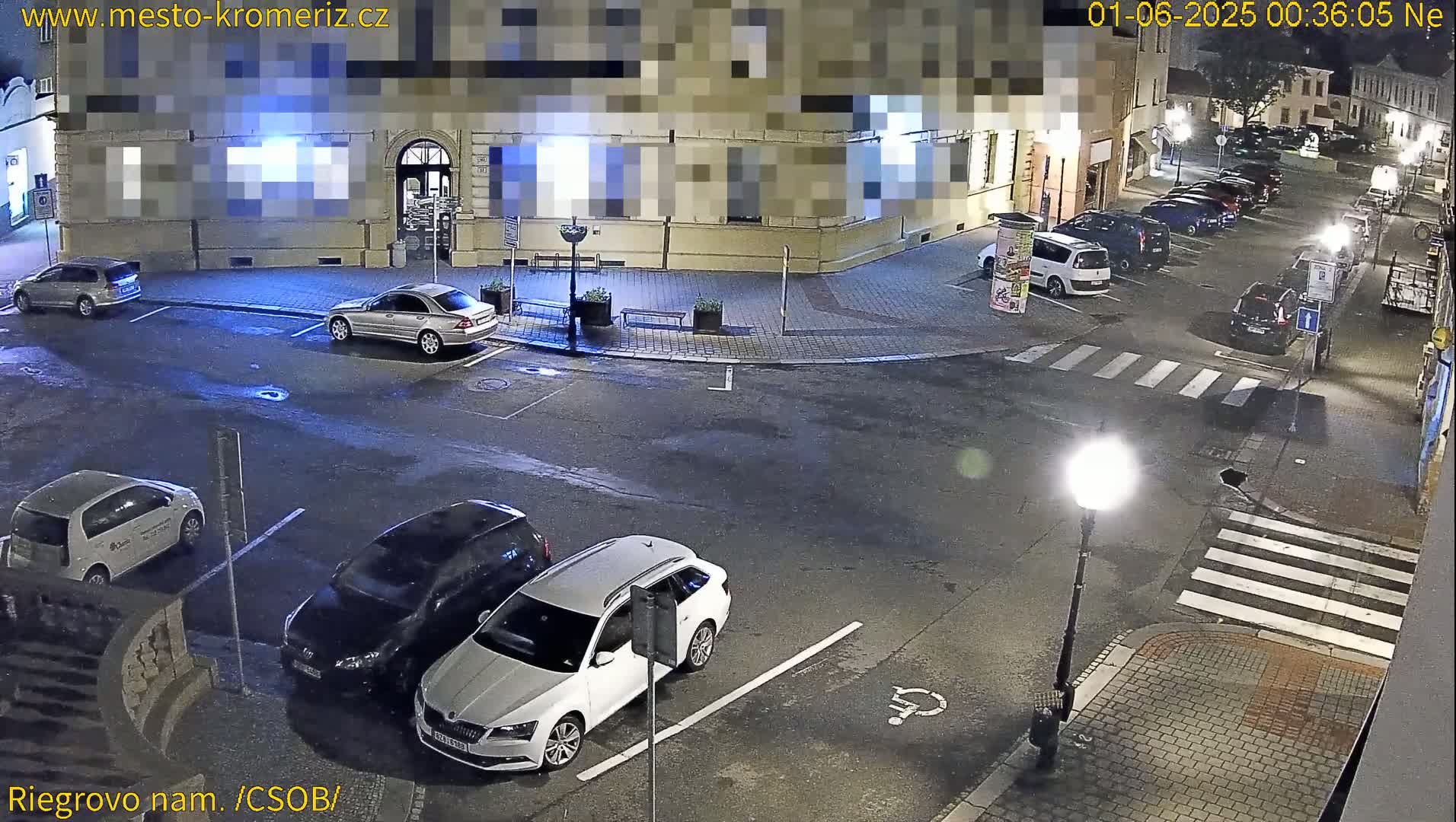 Kroměříž , Riegrovo Street CSOB Junction Live Cam - Kromeriz, Zlin, Czechia