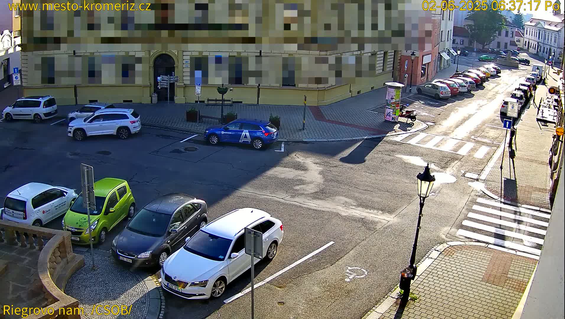 Kroměříž , Riegrovo Street CSOB Junction Live Cam - Kromeriz, Zlin, Czechia