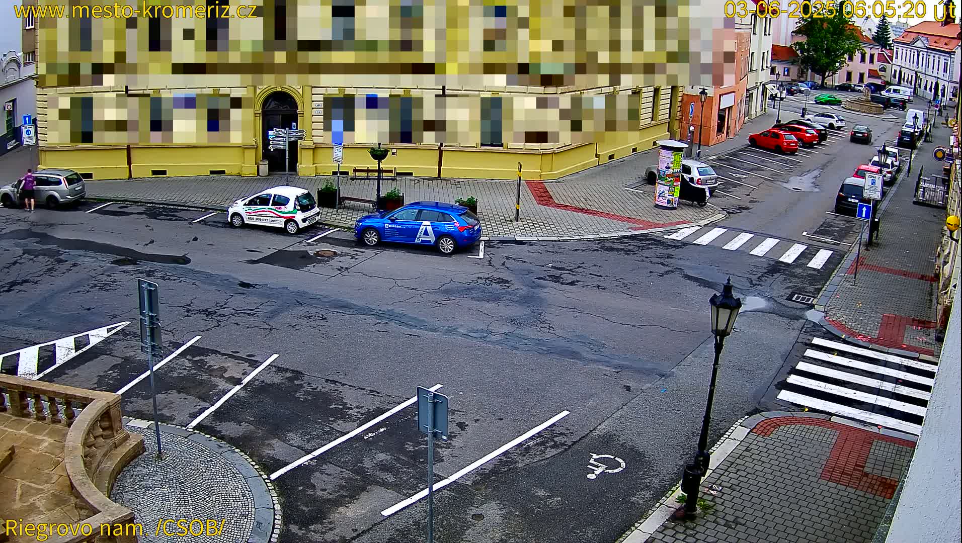 Kroměříž , Riegrovo Street CSOB Junction Live Cam - Kromeriz, Zlin, Czechia