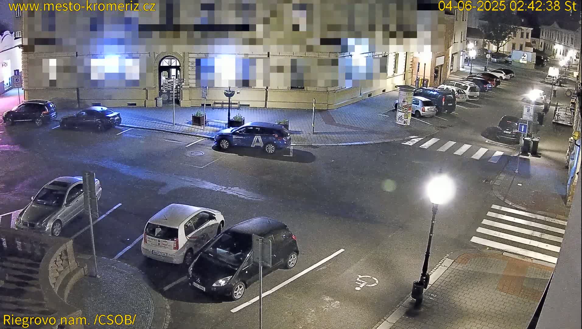 Kroměříž , Riegrovo Street CSOB Junction Live Cam - Kromeriz, Zlin, Czechia