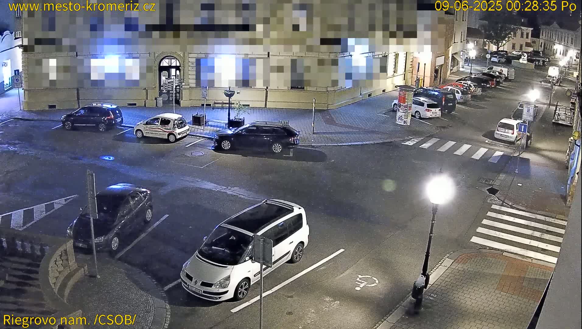 Kroměříž , Riegrovo Street CSOB Junction Live Cam - Kromeriz, Zlin, Czechia