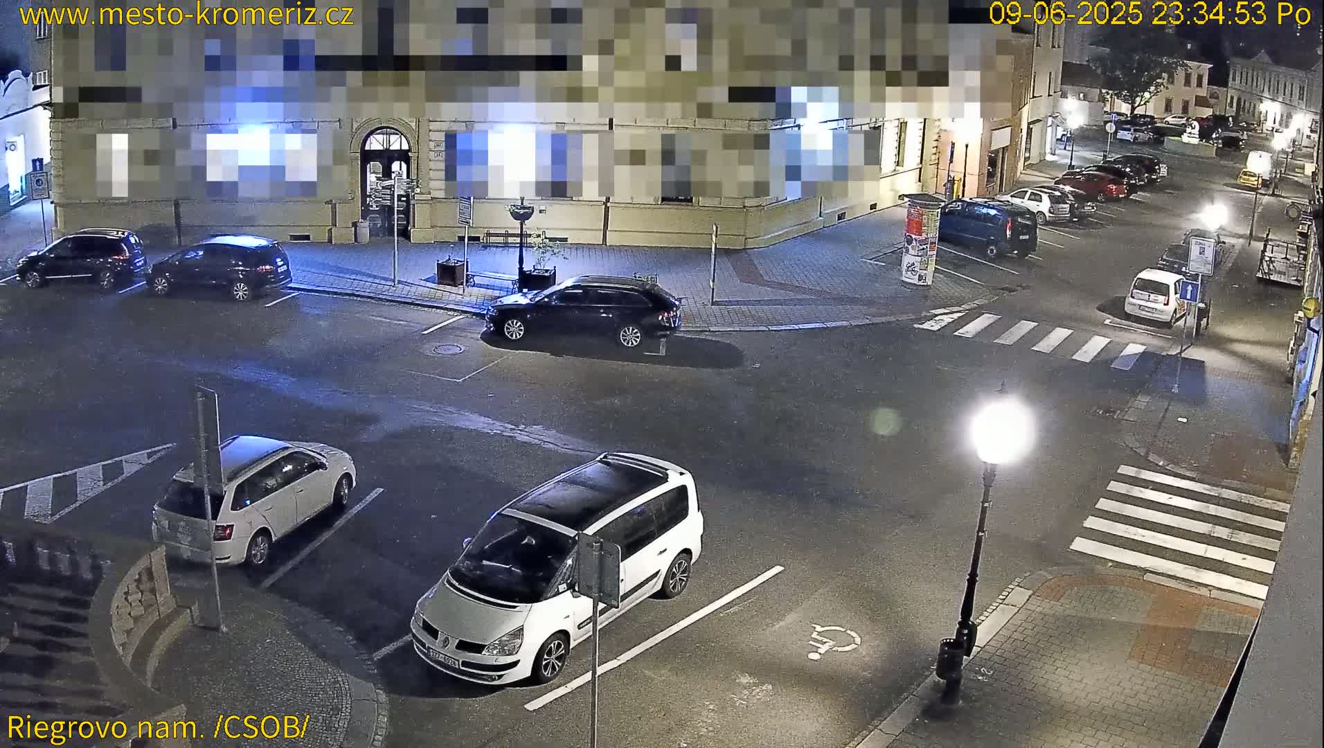 Kroměříž , Riegrovo Street CSOB Junction Live Cam - Kromeriz, Zlin, Czechia