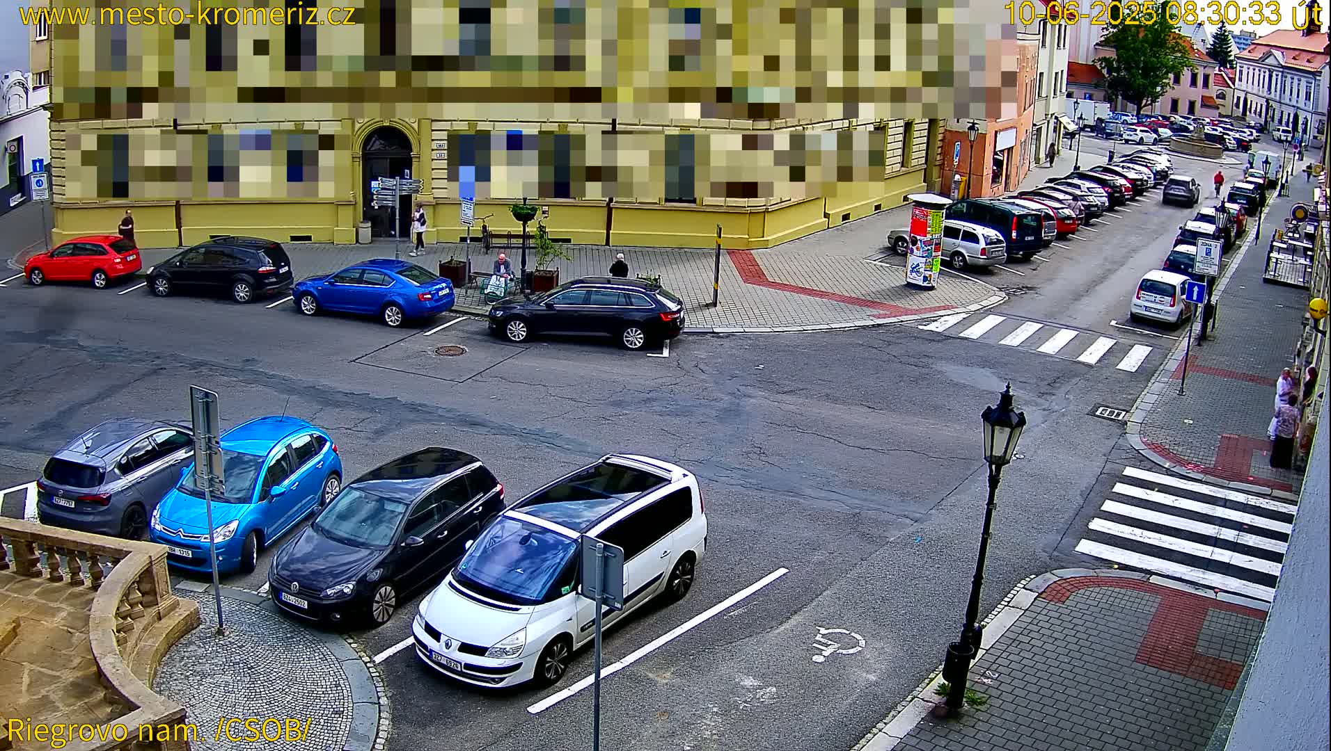 Kroměříž , Riegrovo Street CSOB Junction Live Cam - Kromeriz, Zlin, Czechia