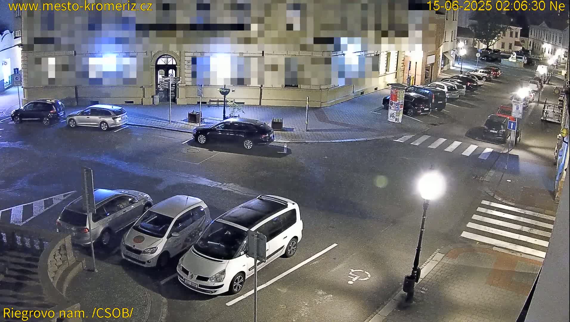 Kroměříž , Riegrovo Street CSOB Junction Live Cam - Kromeriz, Zlin, Czechia